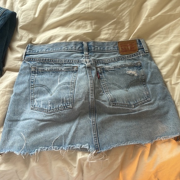 Levi Mini Skirt - Size 31 - Picture 2 of 4